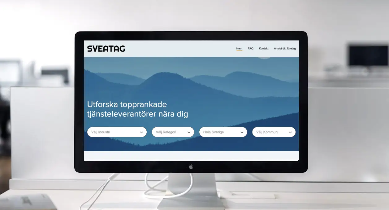 En datorskärm visar webbplatsen Sveatag.se